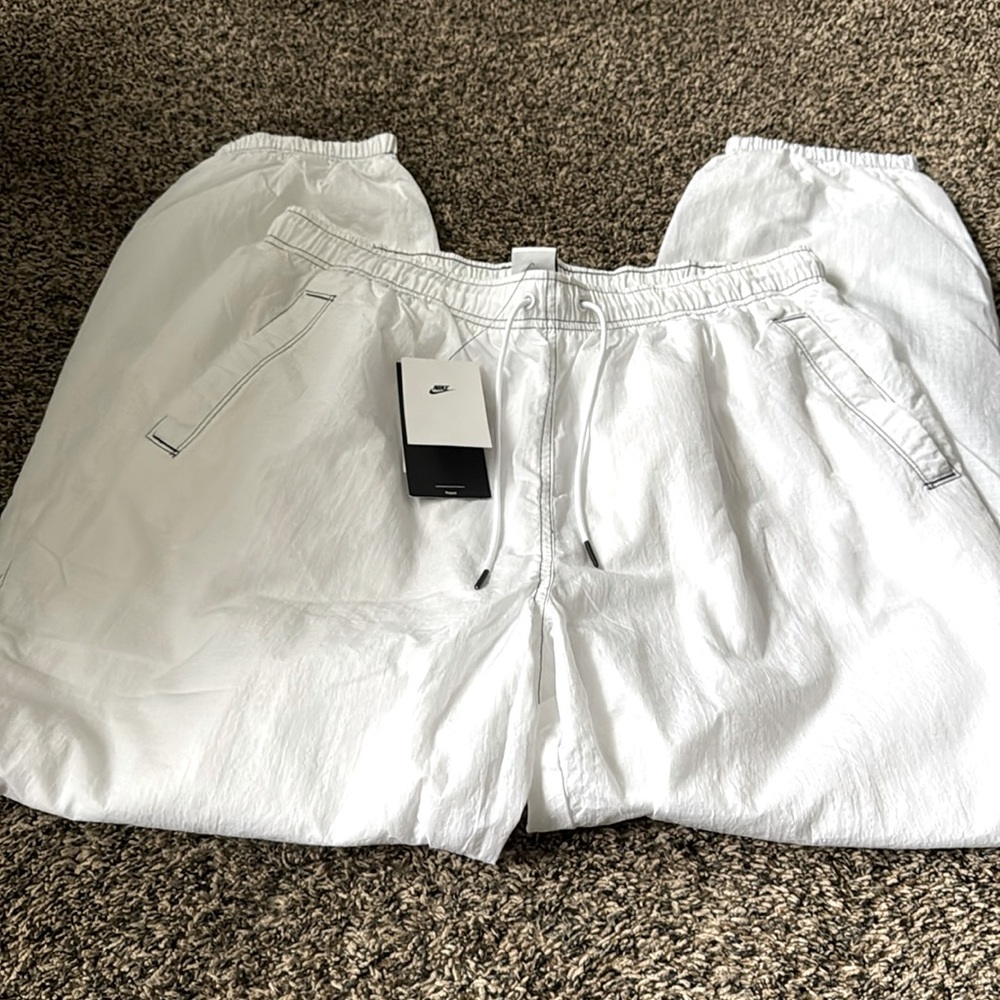 NWT Size Large Nike Repel Joggers
